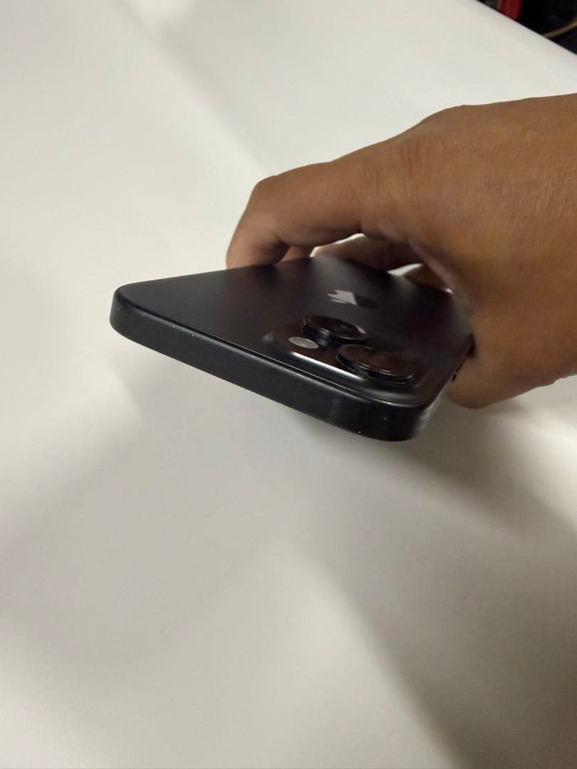 iPhone 15 SIMフリー ブラック 美品