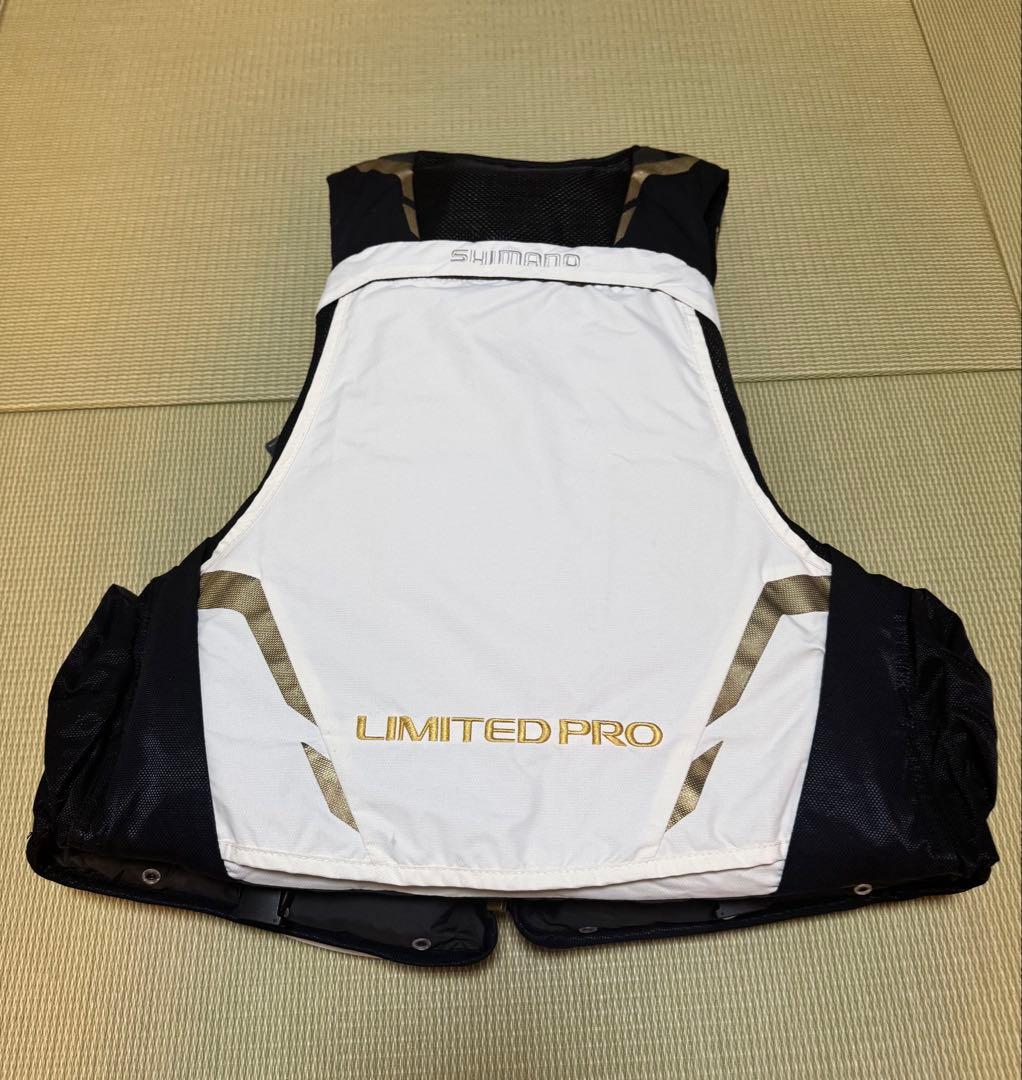シマノ　フローティングベスト リミテッドプロ VF-112M BB-X