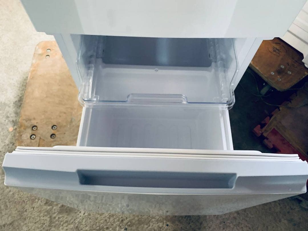 ①✅SHARPノンフロン冷凍冷蔵庫✅ ✅SJ-15E9-W✅送料設置無料