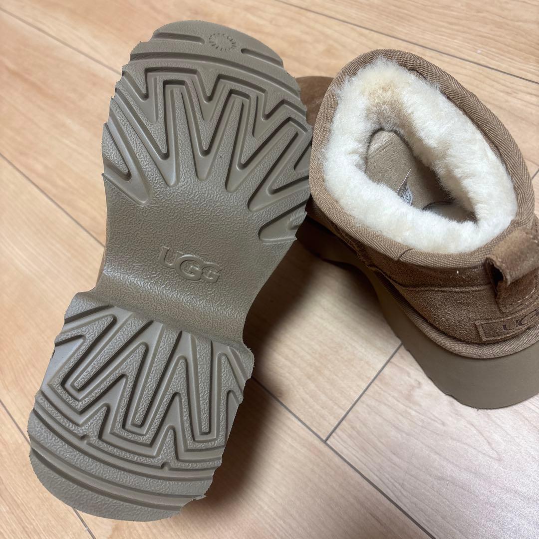 値下げ1月限定UGG 23厚底7cmふわふわムートンブーツ