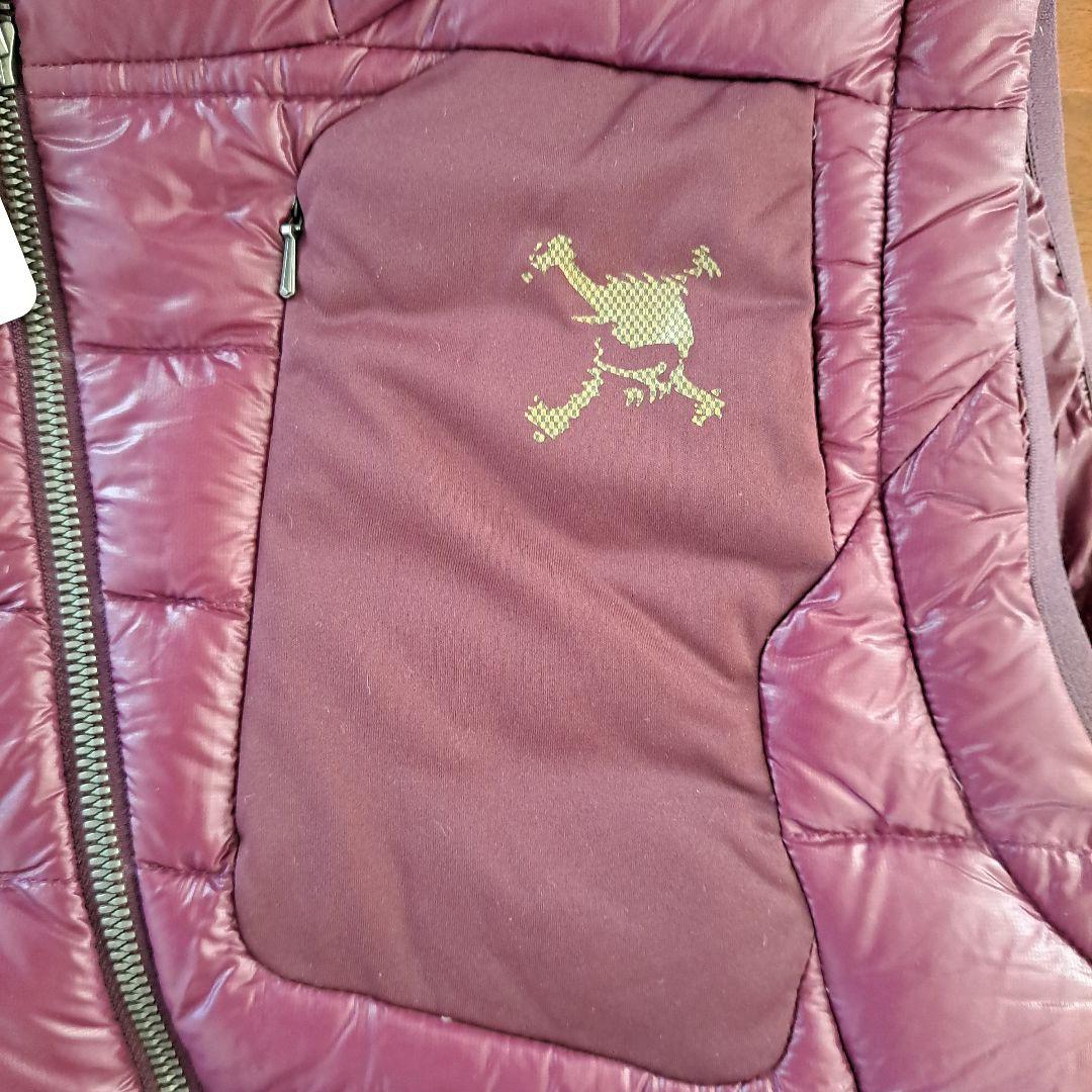 オークリーゴルフ　OAKLEY　ダウン　ベスト　Ｍサイズ