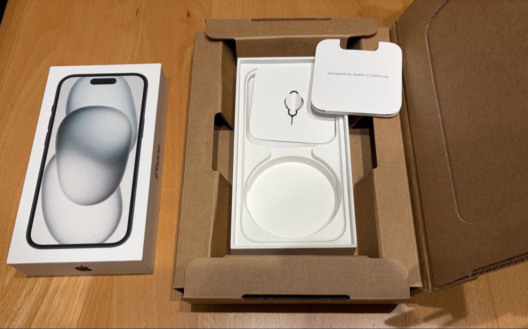 iPhone 15【美品】 128GB ブラックチタニウム