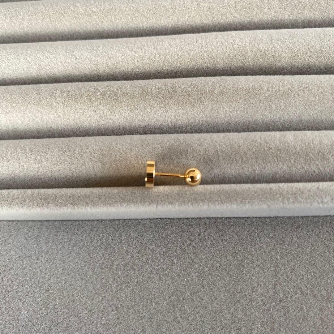 Love single stud earring イエローゴールド　ピアス