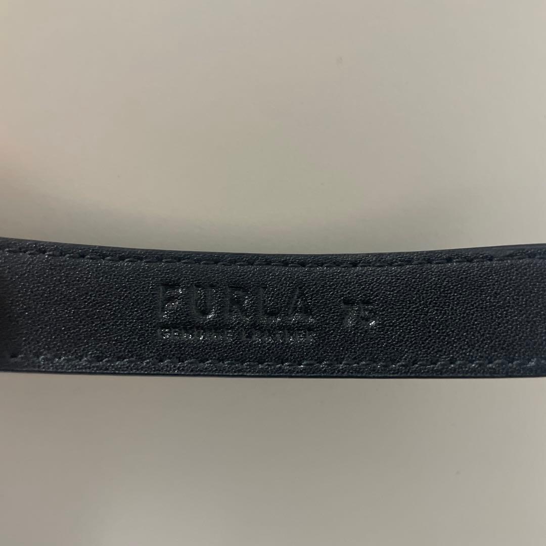 FURLA 黒 ベルト シンプルデザイン ブランド