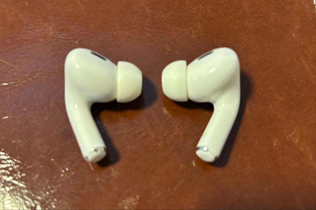 AirPods Pro 2 第2世代 USB-C充電 esrケース付き