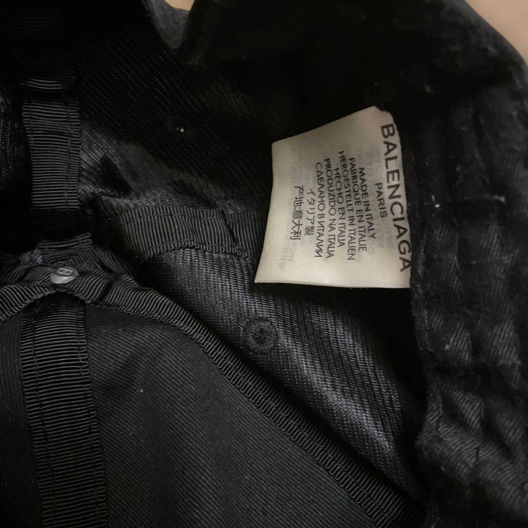BALENCIAGA ブラック ベースボールキャップ