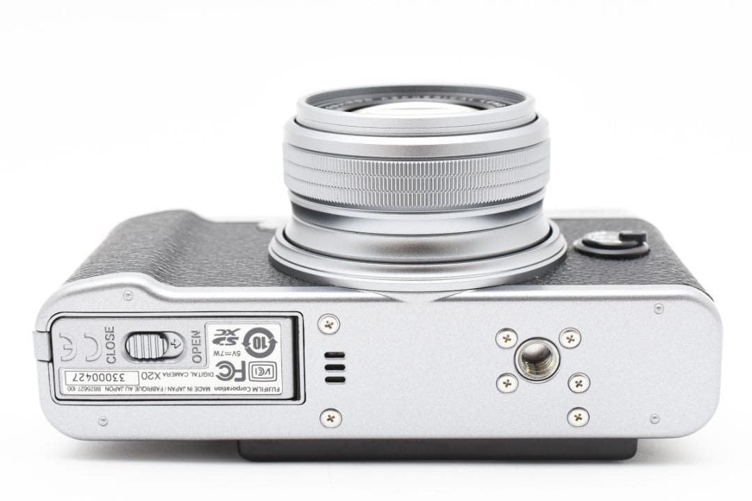 ■美品■ 富士フィルム　FUJIFILM X20　768