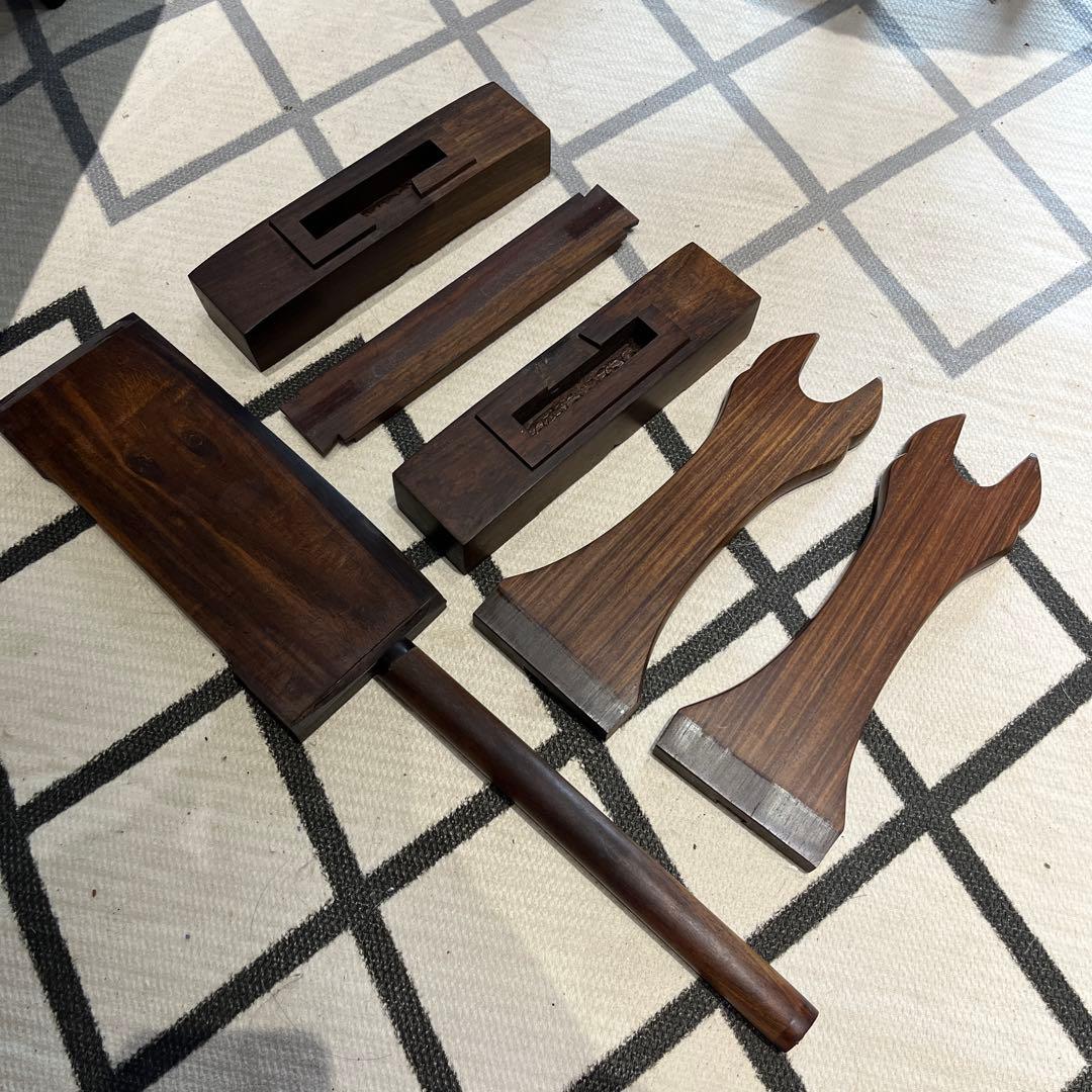 ハンドメイド　紫檀　刀掛け 短刀掛け　1本掛け　短剣・短刀・十手掛け