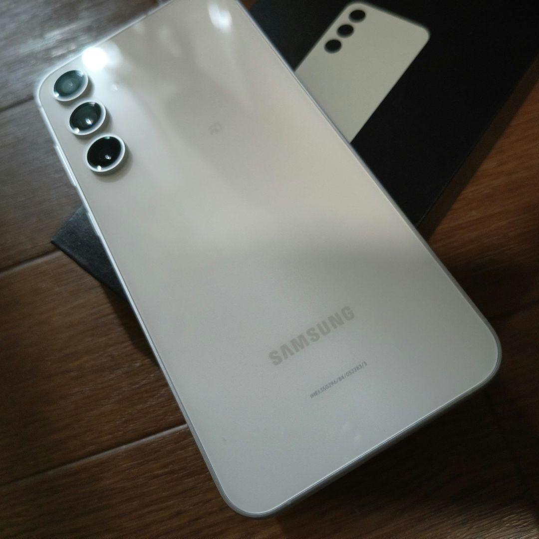 Samsung Galaxy S23 FE ホワイト
