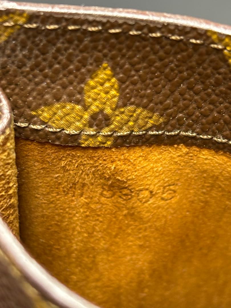 Louis Vuittonルイヴィトンモノグラムエテュイリュネットメガネケース