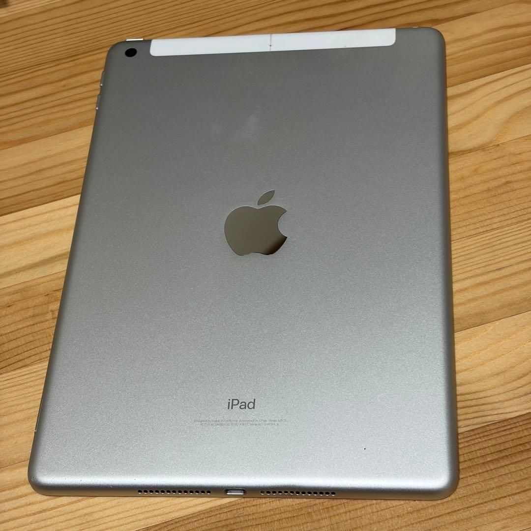 iPad 第五世代 32GB セルラーモデル 538011