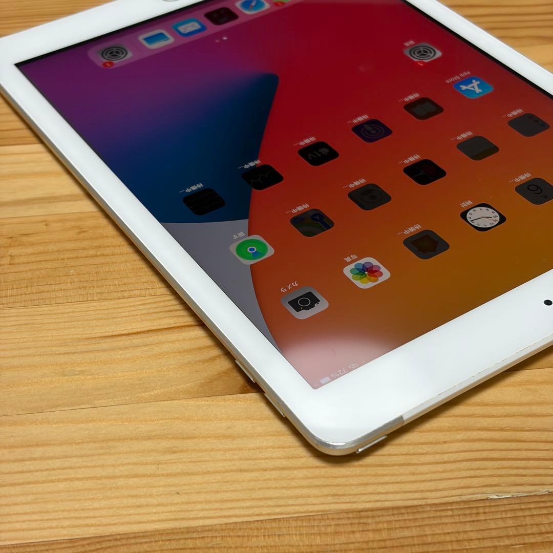 iPad 第五世代 32GB セルラーモデル 538011