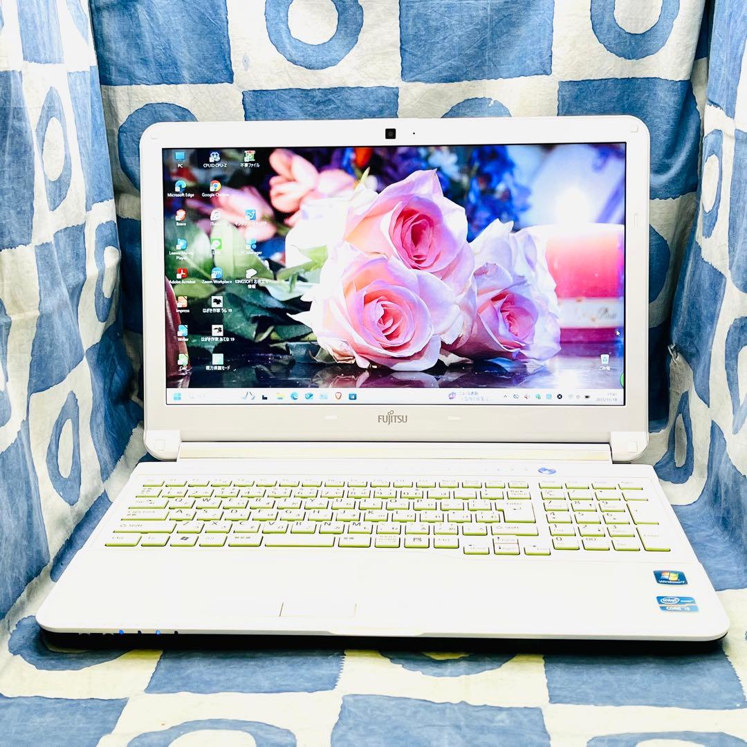 爆速SSD512GB☆i5☆人気白ノートパソコン♪ブルーレイ&カメラ！Win11