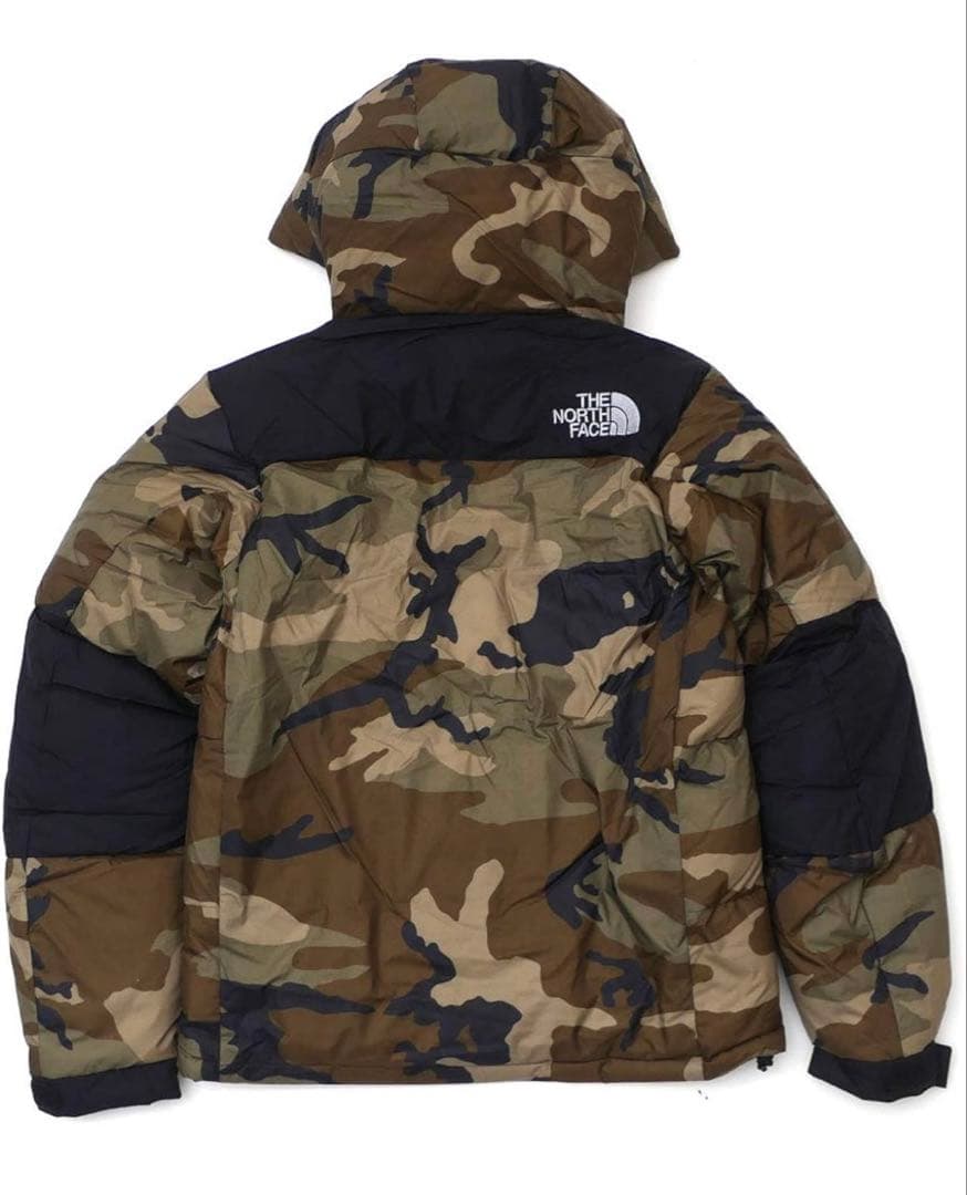 NOVELTY BALTRO LIGHT JACKETカモフラ柄ダウンジャケット