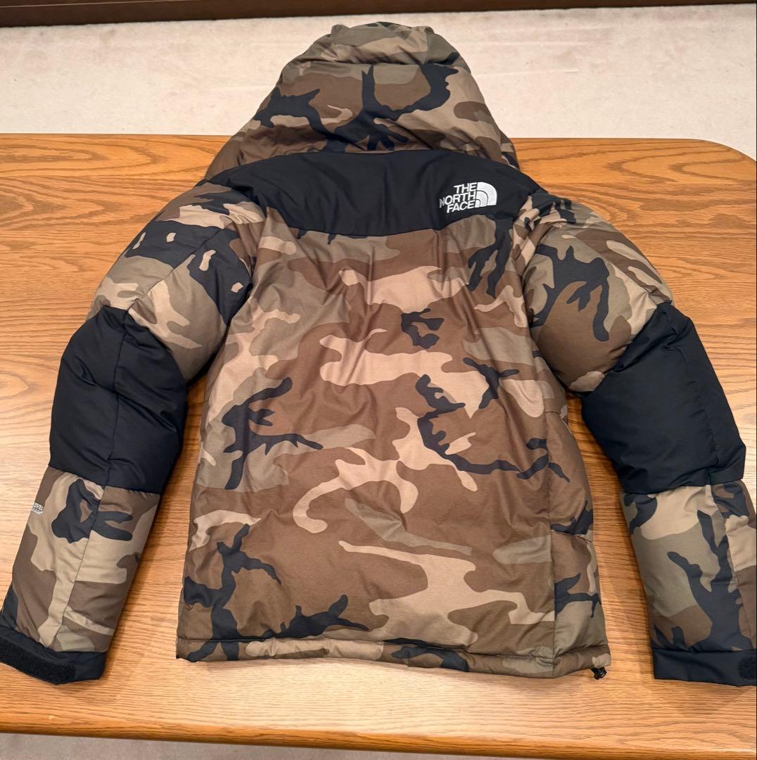 NOVELTY BALTRO LIGHT JACKETカモフラ柄ダウンジャケット