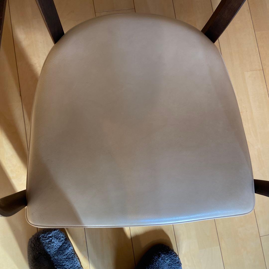 カリモク ダイニングチェアー肘付CT7320K325ブラウン色 美品