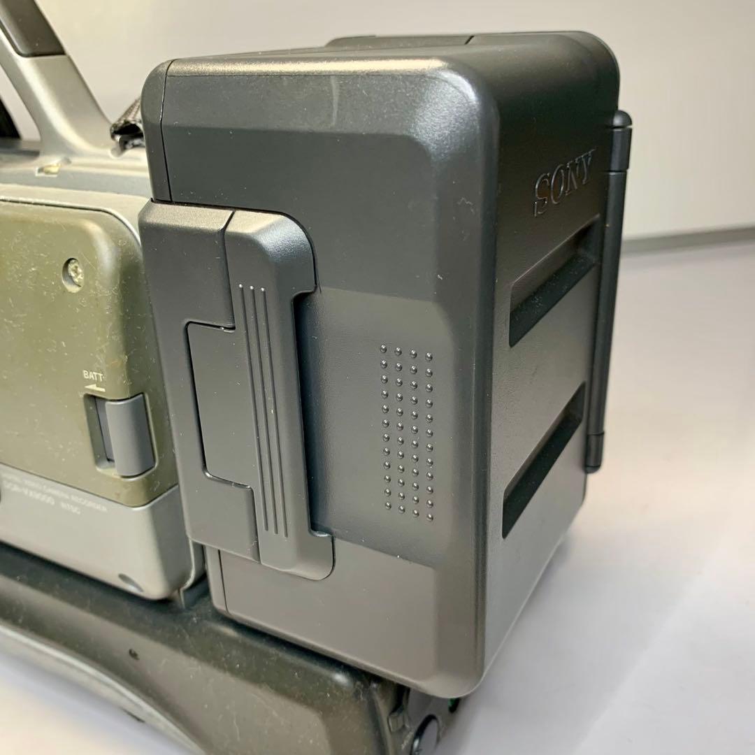 （ジャンク）SONY 3CCD 業務用ビデオカメラレコーダーDCRーVX9000