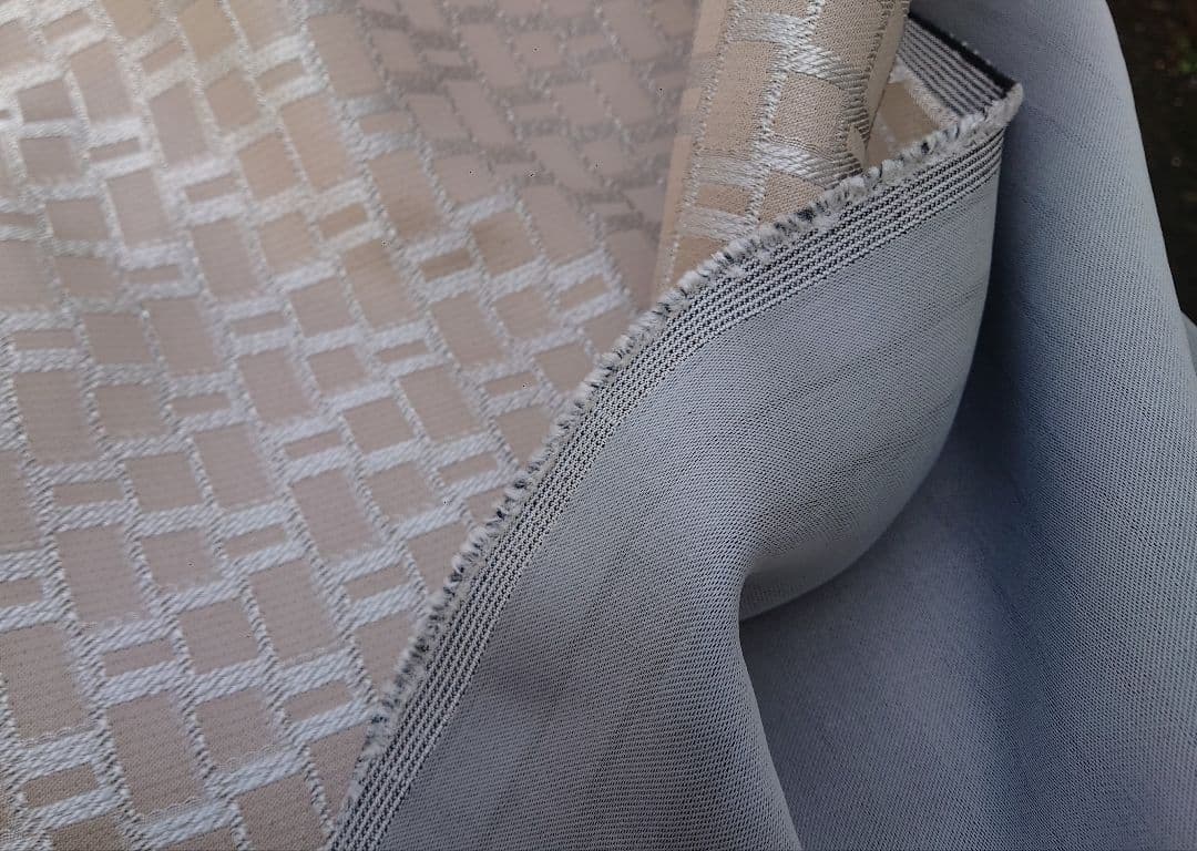 激安！希少！国内高級一流メーカー新品未使用現行モデル！大型両開き仕様-①　遮光