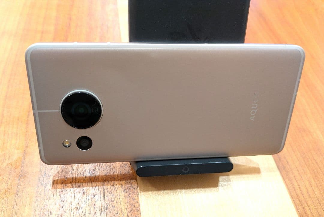 Aquos sense8 SH-M26 ライトカッパー 難あり品