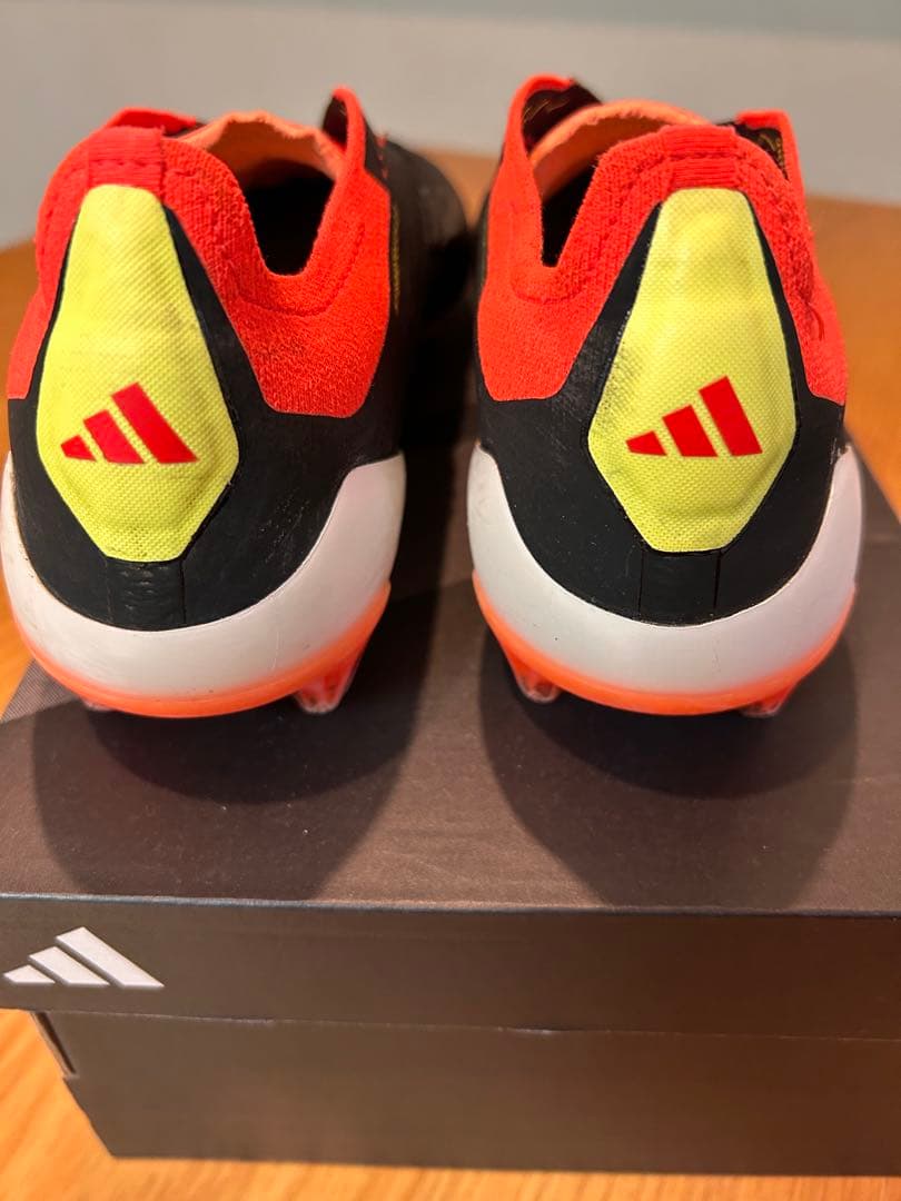adidas Predator スパイク　AG