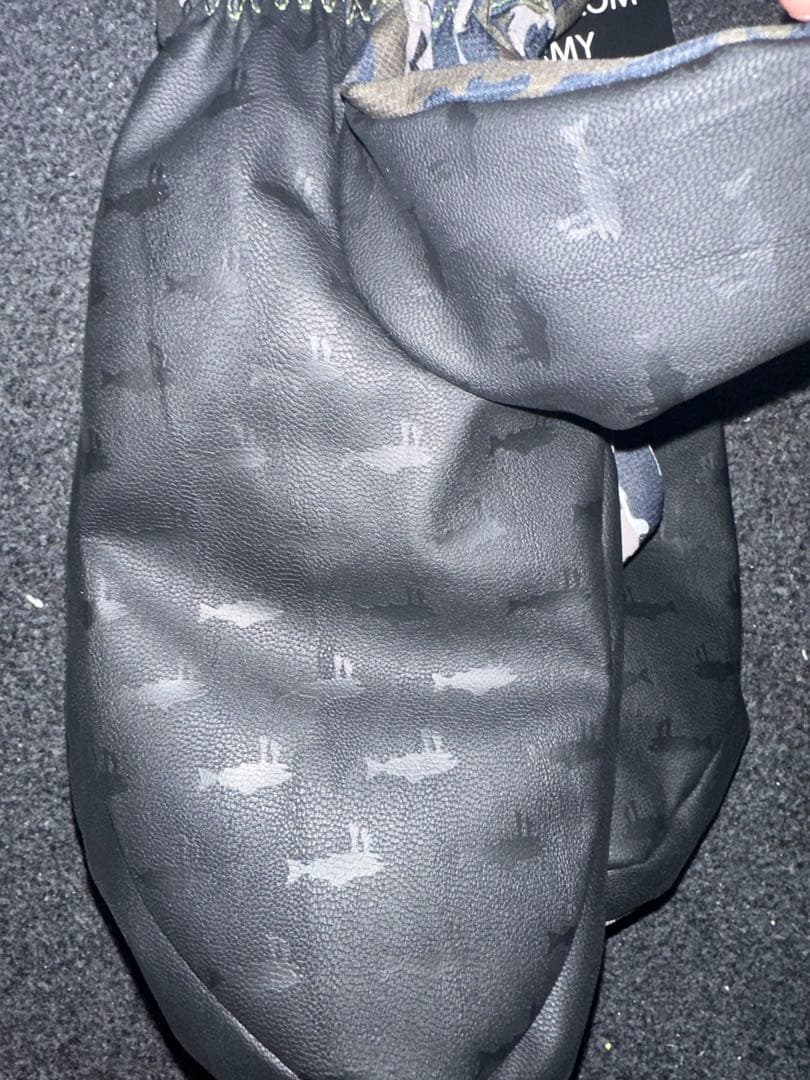 SALMON ARMS サーモンアームズ TEAM MITT 25-26