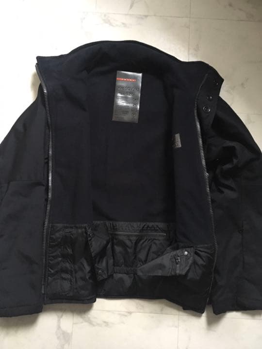 【美品／送料無料】クリーニング済／PRADA ／高機能アウターシェル