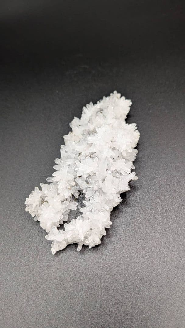 ルーマニア カヴニク鉱山産 クォーツ ガレナ パイライト 共生鉱物標本