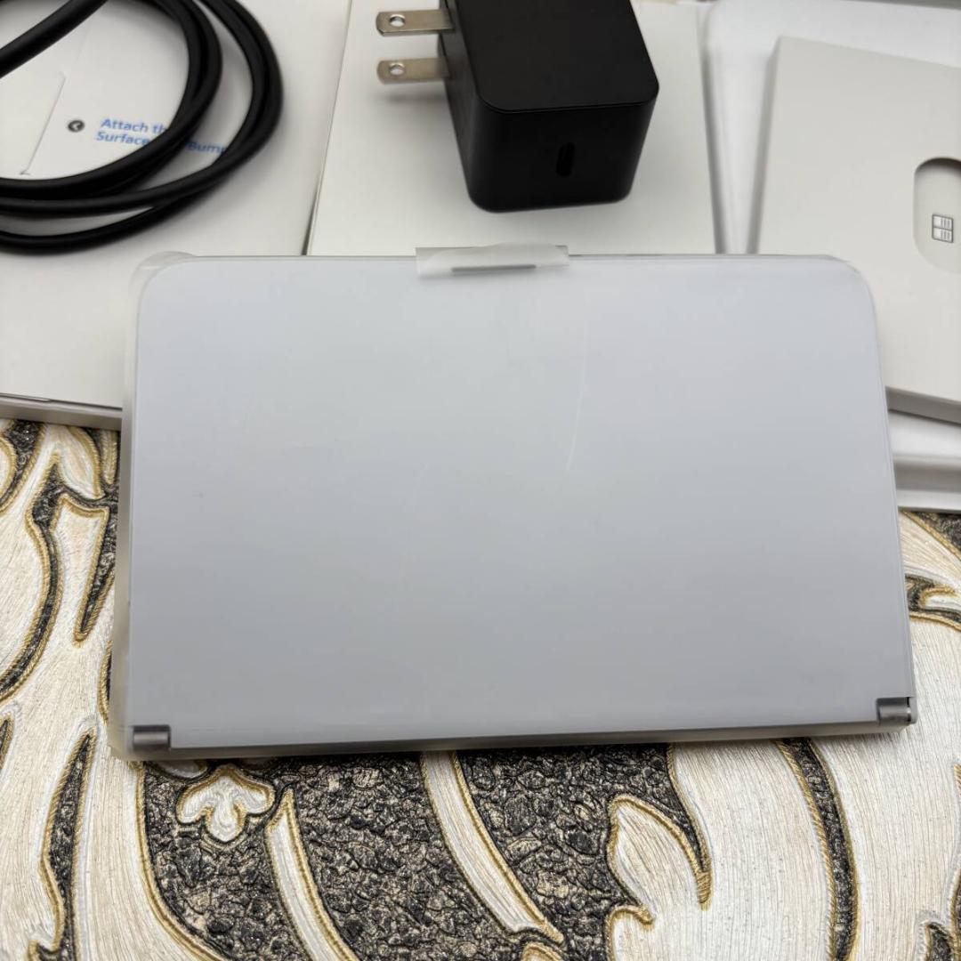 Microsoft Surface Duo 白 Android 6GB128GB