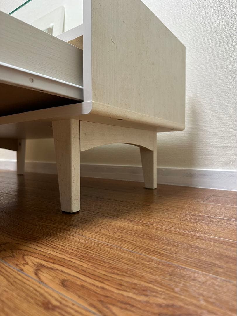 ニトリローテーブルホワイトドレッサーガラス天板ミラー付き　⚠️下記場所のみ送料無料