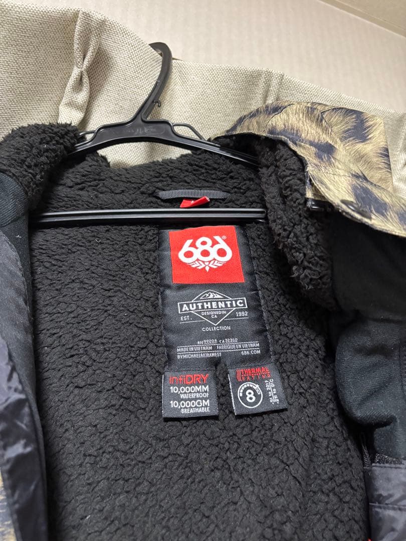 686 ヒョウ柄スノーボードジャケット