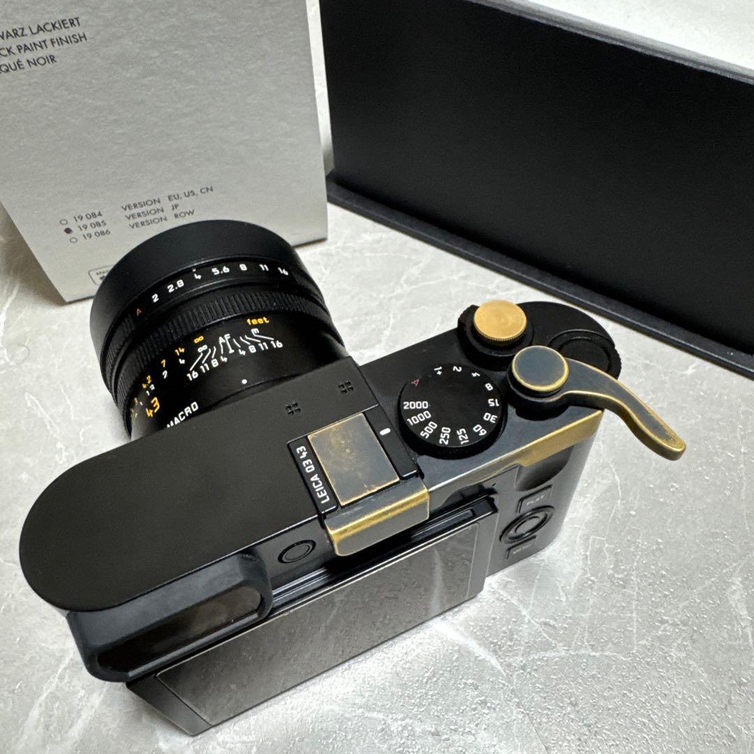 【ブルース】LEICA Q3 43 サムレスト付　レザー張り替え済み