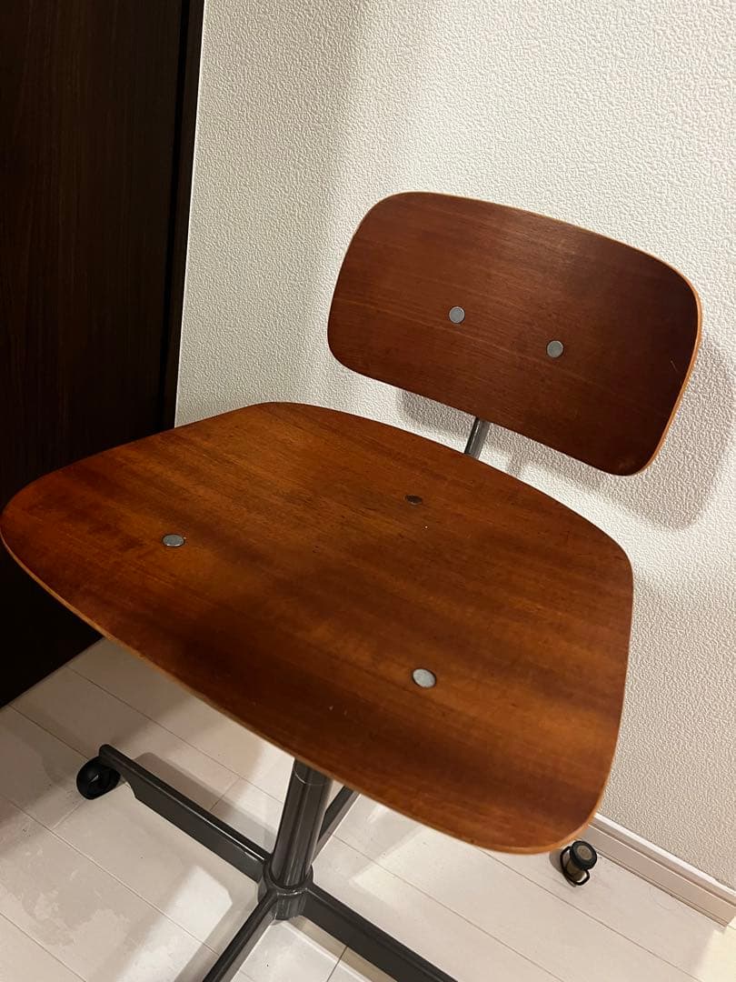 デスクチェア Kevi Chair
