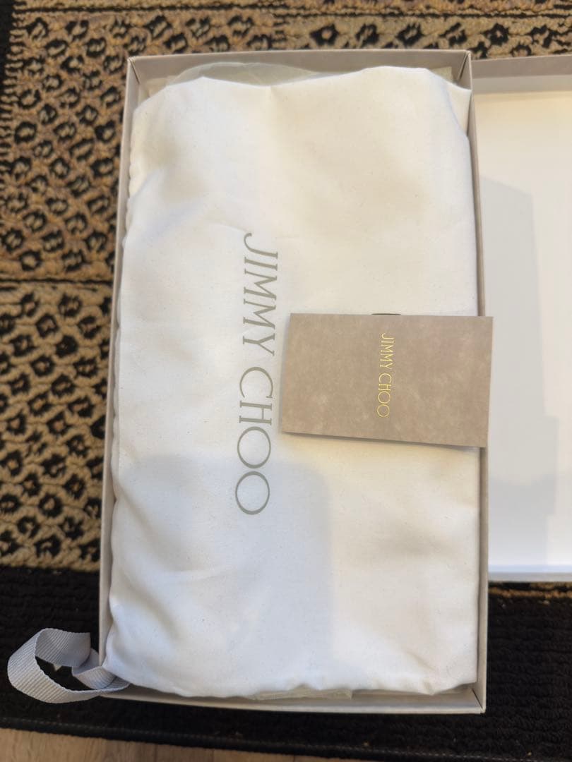 12/8までの掲載　JIMMY CHOO ブラック フラットシューズ