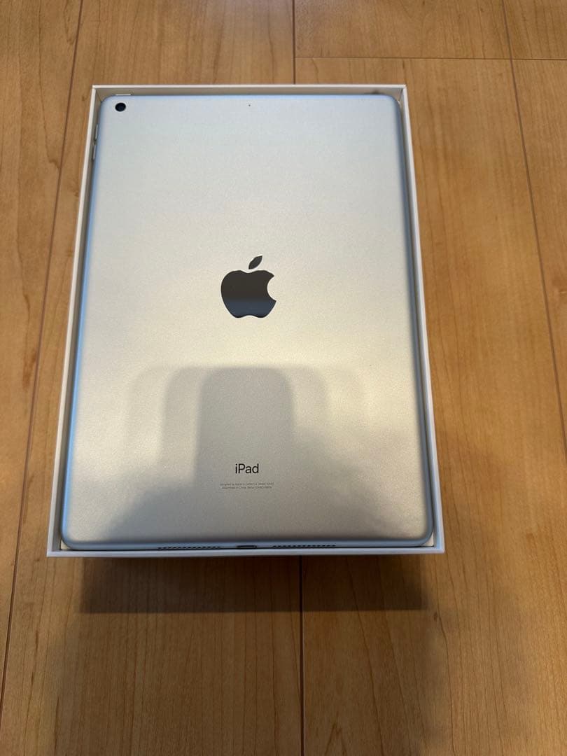 i*e様 Apple iPad 第9世代 シルバー 256GB本体　外箱　付属品