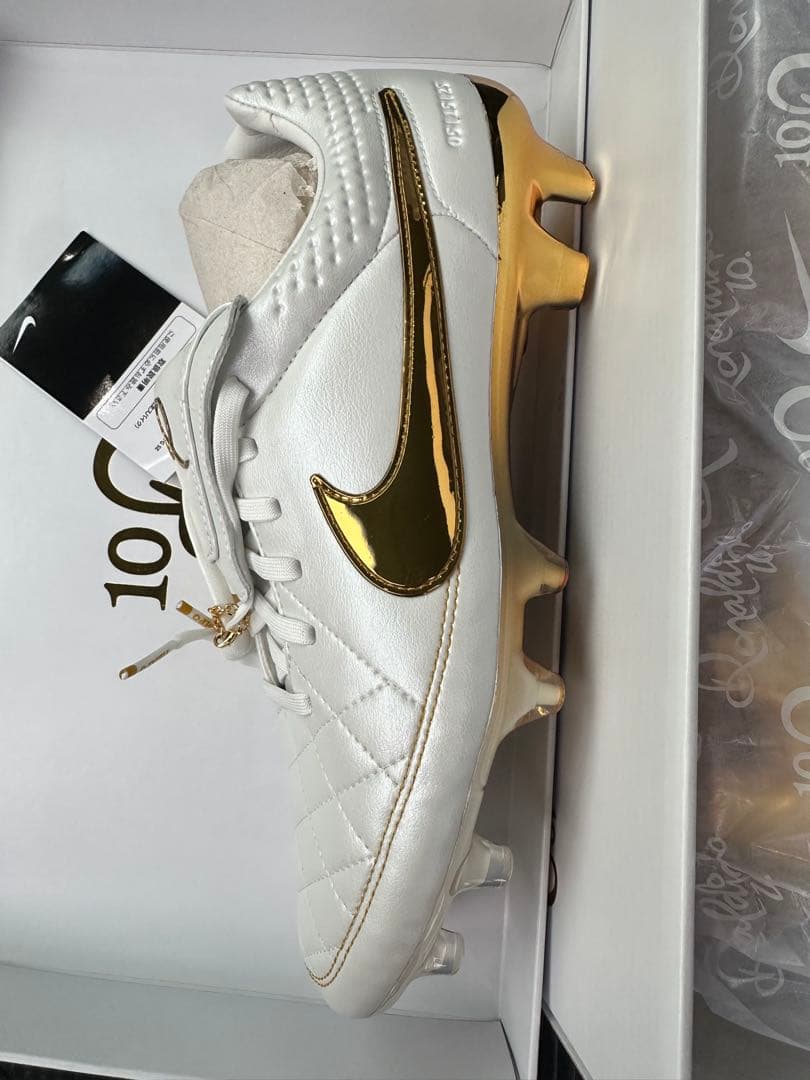 Ronaldinho × Nike Tiempo Legend