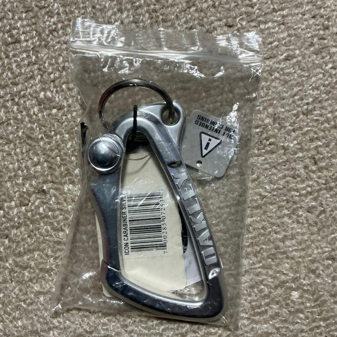 OAKLEY LARGE CARABINER 未使用