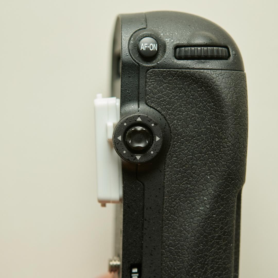 Nikon マルチパワーバッテリーパック MB-D12