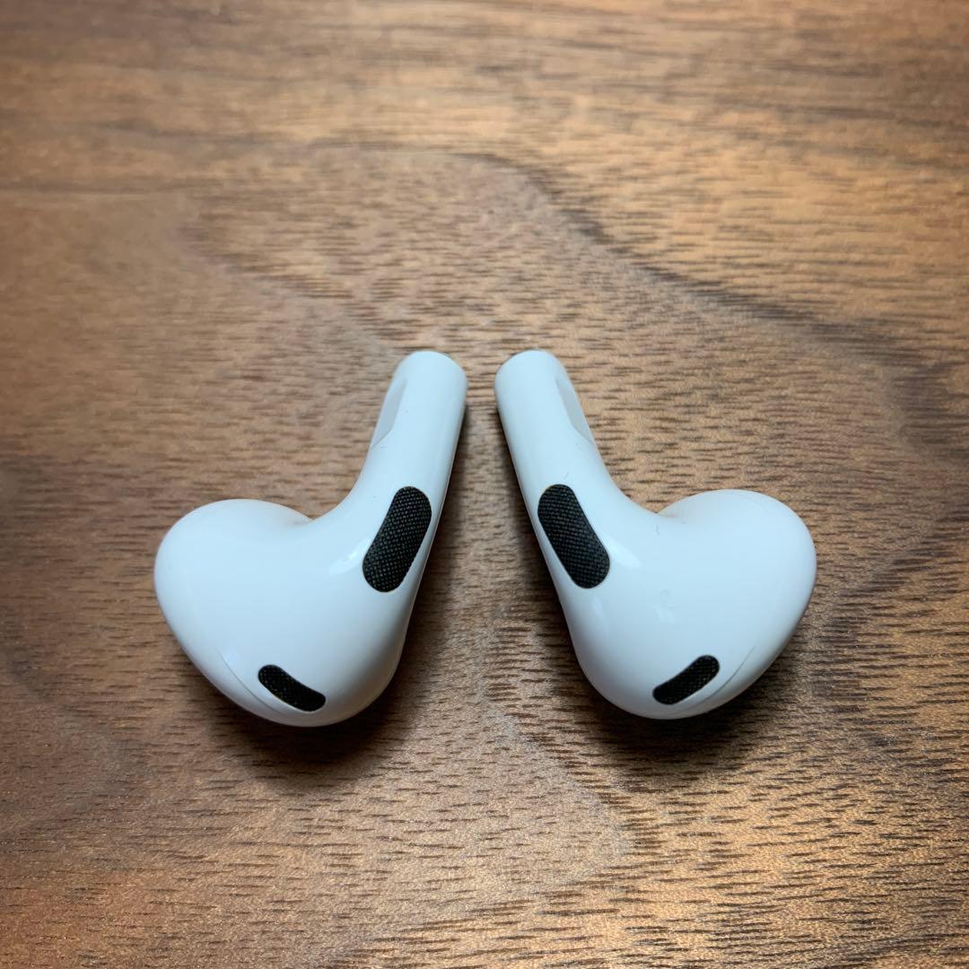AirPods4 本体 ホワイト 充電ケース付き 左耳ややノイズあり