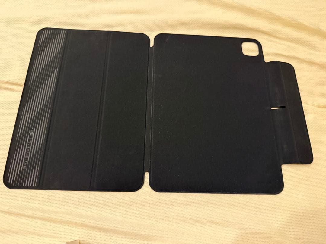 iPad Pro11インチ第7世代　ケース付き