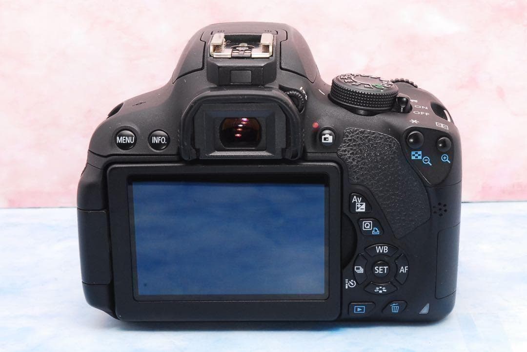 Canon Kiss X7i◎高性能STMレンズ◎一眼レフカメラ◎バッグ付♪