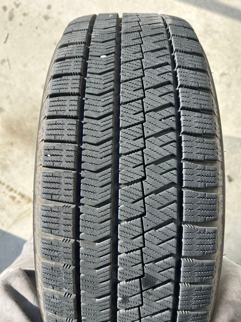 2024年製、VRX2.215/60R16、4本アルミホイールセット、バリ溝