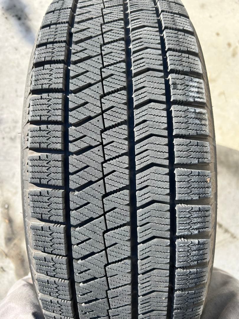 2024年製、VRX2.215/60R16、4本アルミホイールセット、バリ溝