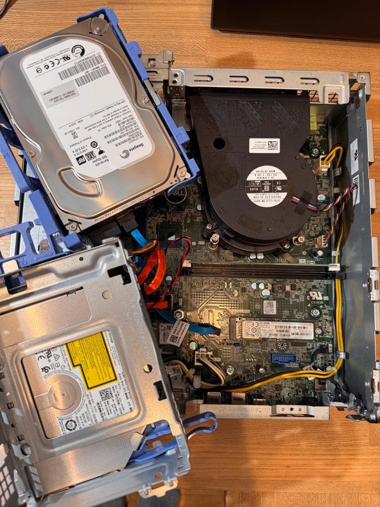 Dell OptiPlex 3070 SFF 第９世代インテルCore i5搭載