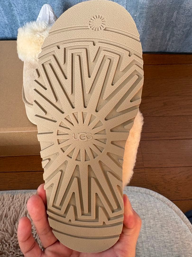 UGG ファンケット　マスタードシード