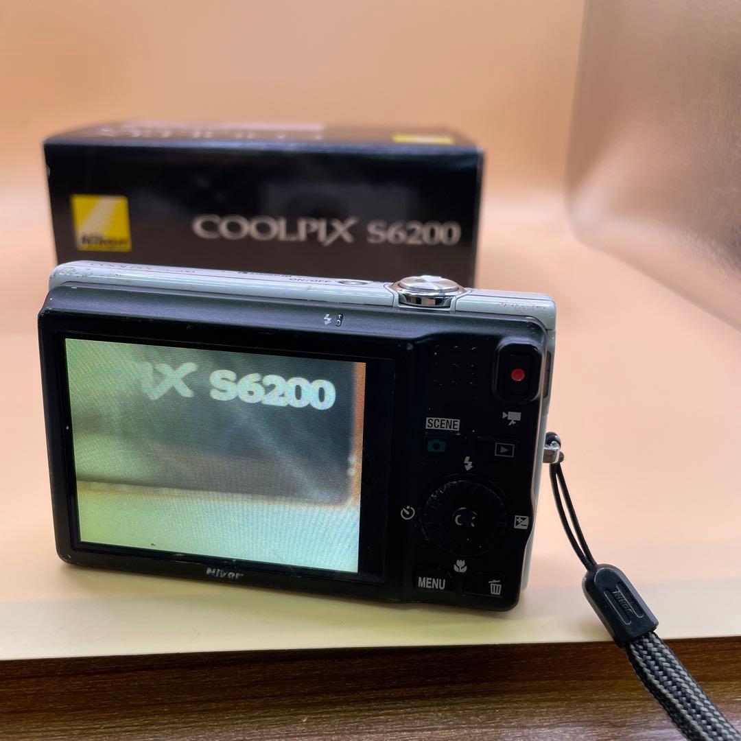 Nikon COOLPIX S6200 デジカメ B043