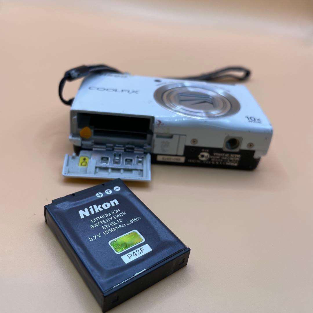 Nikon COOLPIX S6200 デジカメ B043