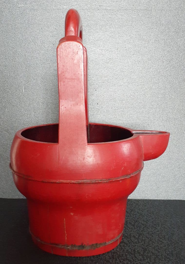 李朝漆器　朝鮮古民具　韓国古玩　朱漆塗り　手付き　透かし造　蝙蝠図　片口　手桶