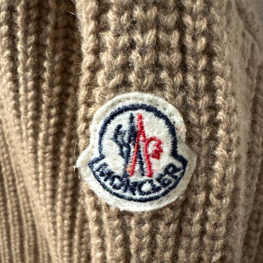 MONCLER ベージュ タートルネック ニット　メンズ