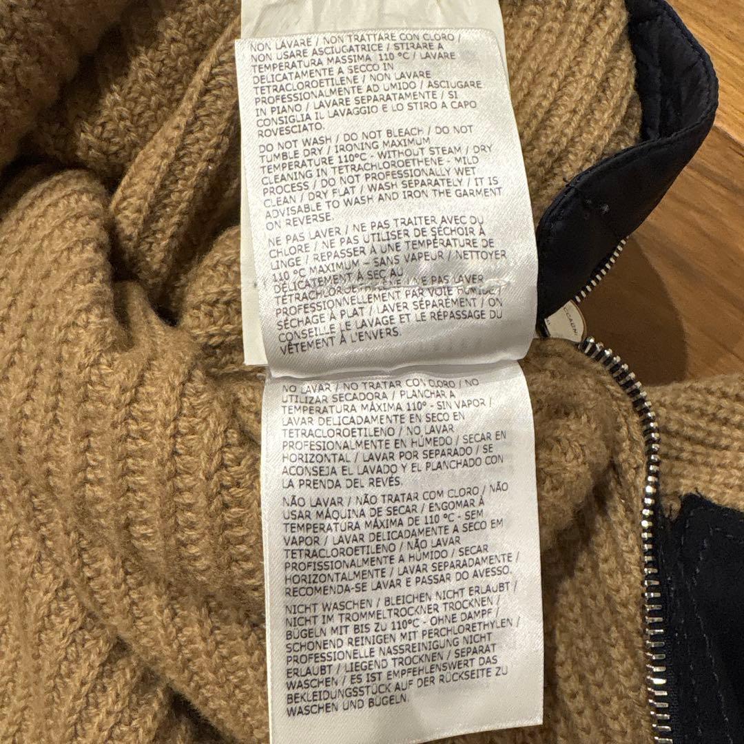 MONCLER ベージュ タートルネック ニット　メンズ