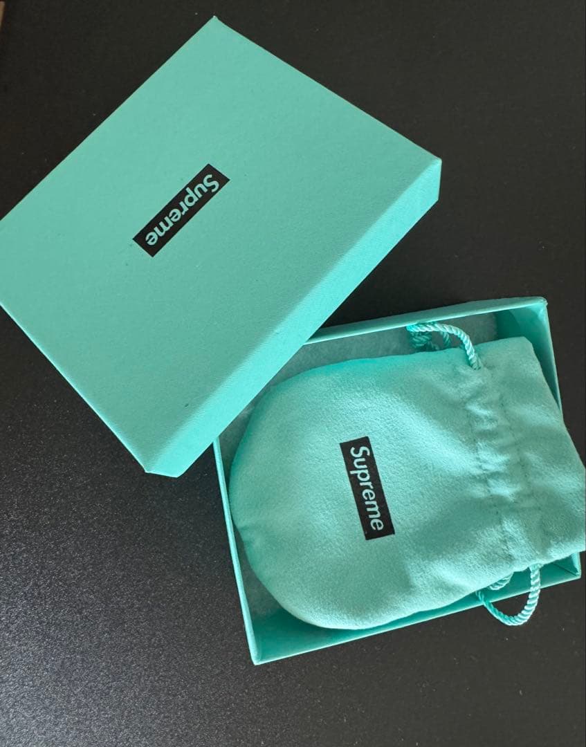Supreme コラボ　Tiffany キーホルダー